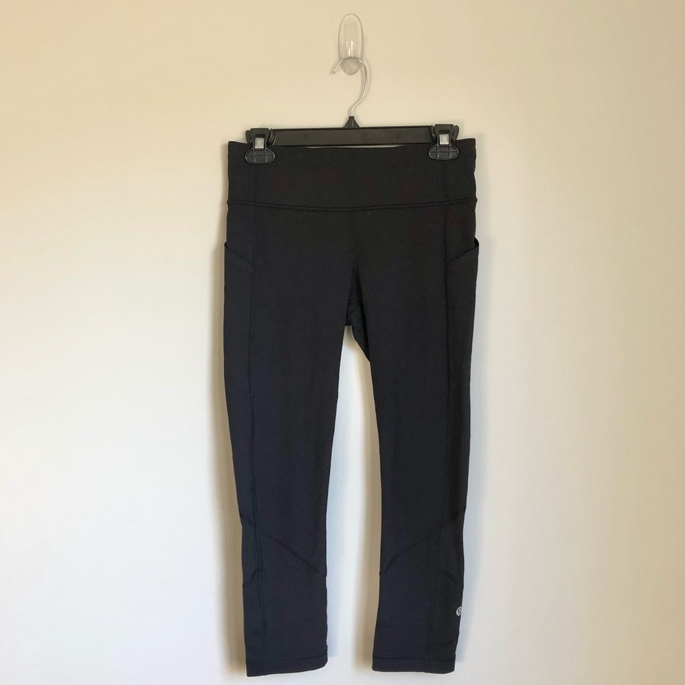 Lululemon Pace Rival Crop Black Legging w/ Mesh Panel Length 22" - Size 6